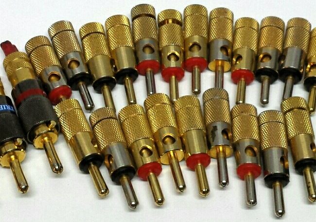 Lot of 26 gold banana connectors
